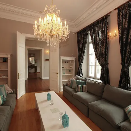 Luxurious Mansion Feriehus Mettet